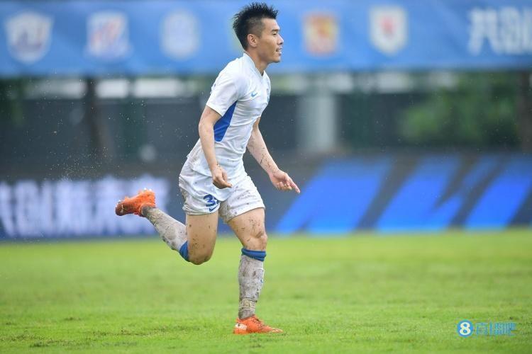 津媒：国足内部竞争激烈，王秋明、明天有望获得出场机会