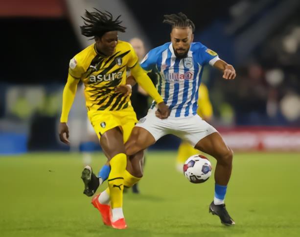 星报 : 谢周三考虑租借阿森纳后卫诺顿-库菲