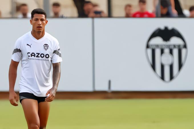 配合上一条新闻食用，瓦伦西亚和马克斯-安德雷都同意分手