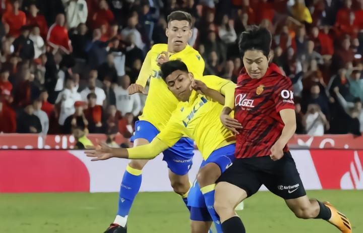 队报：巴黎已与李刚仁谈妥合同，接近2000万欧将他签下