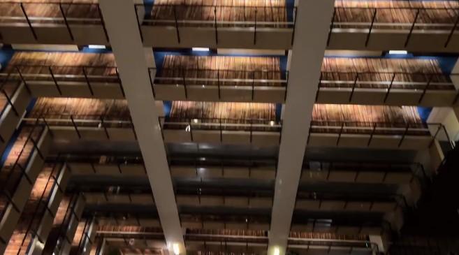 记者：阿根廷酒店楼层封的跳伞都降落不进去，球队很不开心