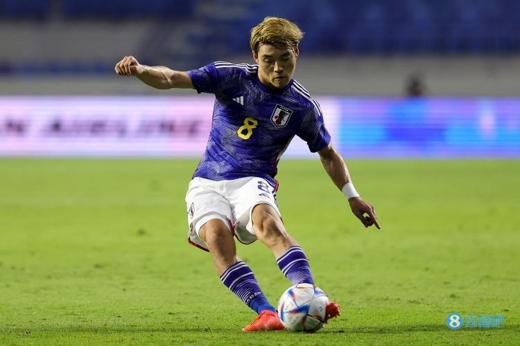 堂安律：尽管香川真司等曾穿过日本队10号，但只想踢出自我