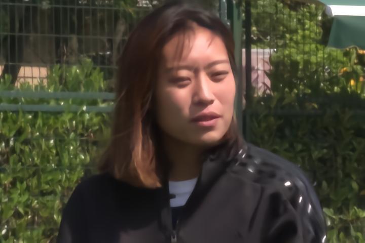 唐佳丽：在国内教练会帮你找问题，在国外必须自己去提高