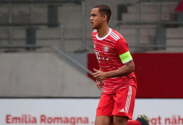 记者：布赫曼将与拜仁签下职业合同；万纳下赛季或被租借离队