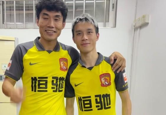 记者：青岛海牛基本谈妥张修维，还要引进宋龙和段刘愚