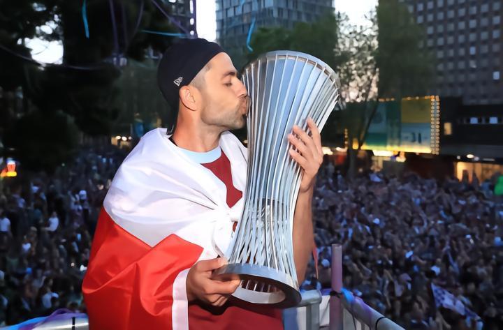 法比安斯基：目前没想过退役；对德国一战最重要是为库巴庆祝