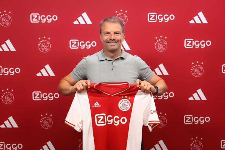 阿贾克斯官方：斯泰因担任球队主帅，双方签约至2026年
