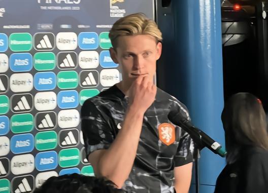 德容：魔笛是伟大的球员，克罗地亚做得更出色且配得上胜利