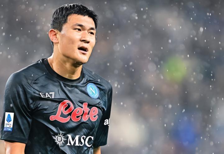 罗马诺：拜仁接近和金玟哉谈妥个人条款，曼联依然对球员有意