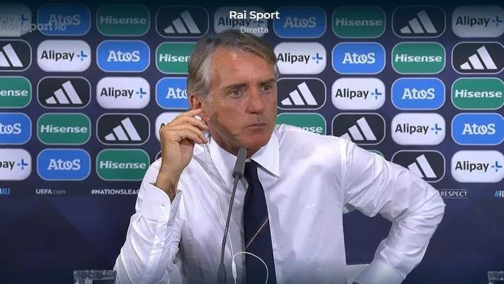 曼奇尼：巴雷拉和弗拉泰西的组合很棒，意大利好前锋太少