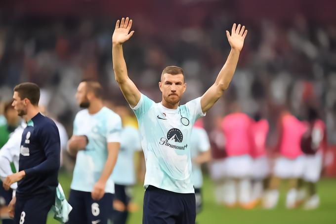 罗马诺：费内巴切免签哲科谈判进展顺利，关键细节正在讨论中