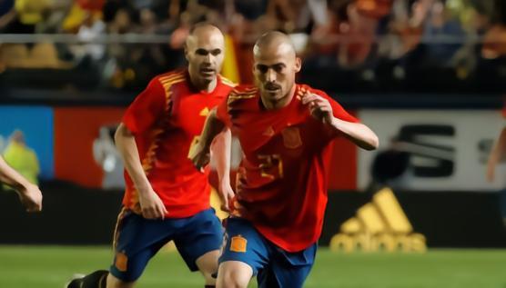 世体：哈维的引援模板为伊涅斯塔和席尔瓦，给莱万提供支援