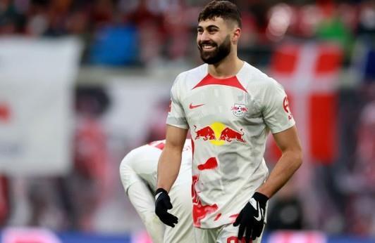 罗马诺：曼城和格瓦迪奥尔关于个人条款的谈判进展顺利