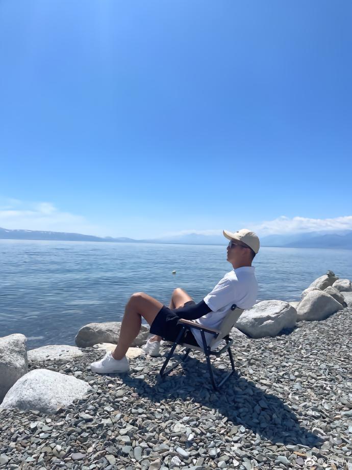 广州影豹老将肖智晒游玩照：穿过沙漠，跨过湖泊，终点不远