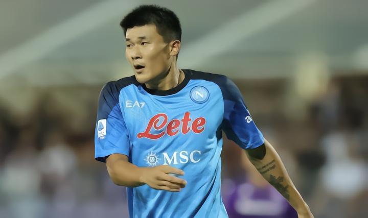 记者：金玟哉优先选择加盟拜仁；球员解约条款对拜仁不是问题