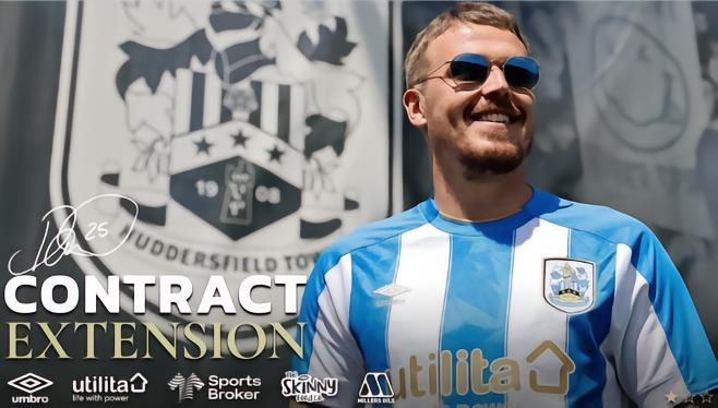 官方 : 哈德斯菲尔德与前锋丹尼-沃德签下续约合同