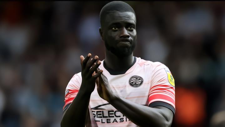 官方 : 纳比-萨尔即将与雷丁解约，并签约马希亚