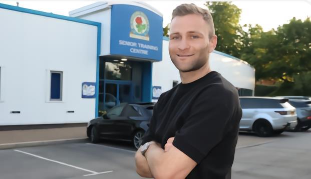 特龙斯塔 : 期待在埃伍德公园迎来新挑战，为目标奋斗