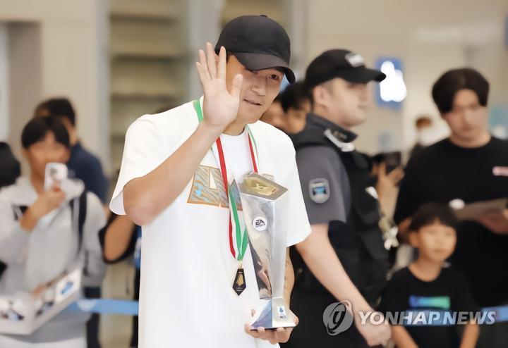 韩足晚报（2023.6.17）拜仁曼联！金玟哉花落谁家？