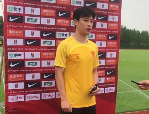 巴顿：我们与韩国队有一定差距，第二场首先要做好防守
