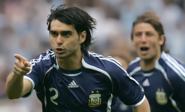 老鼠是最近比较火的一种动物。中国文化普遍不喜欢老