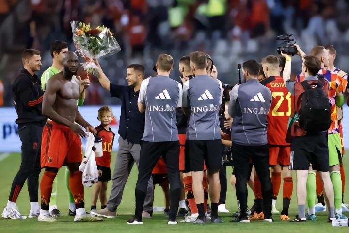 迟来的告别，比利时主场为阿扎尔举办国家队退役仪式