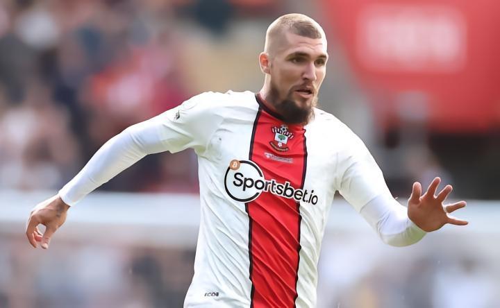 重返巴西？记者：南安普顿后卫莱扬科接近加盟瓦斯科达伽马