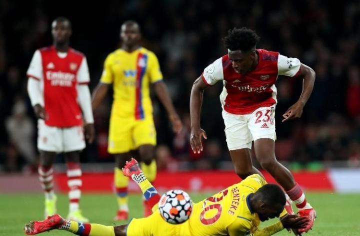 据《每日邮报》报道，阿森纳中场洛孔加是伯恩利的目