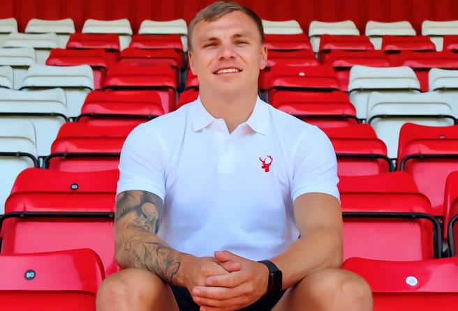 官方 : 斯蒂夫尼奇免签布里斯托尔流浪者边锋安德森