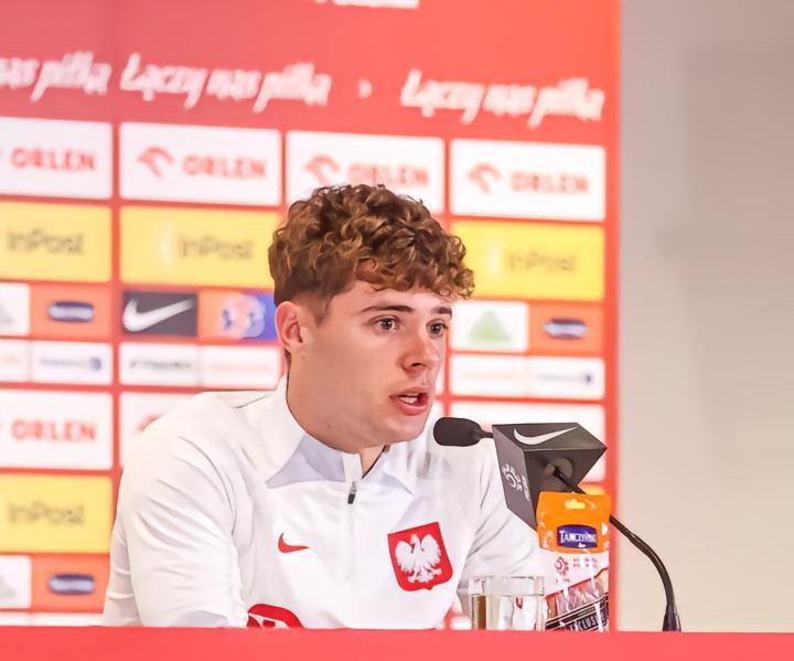 扎莱夫斯基：我们想赢摩尔多瓦；穆帅帮我很多，必须感谢他