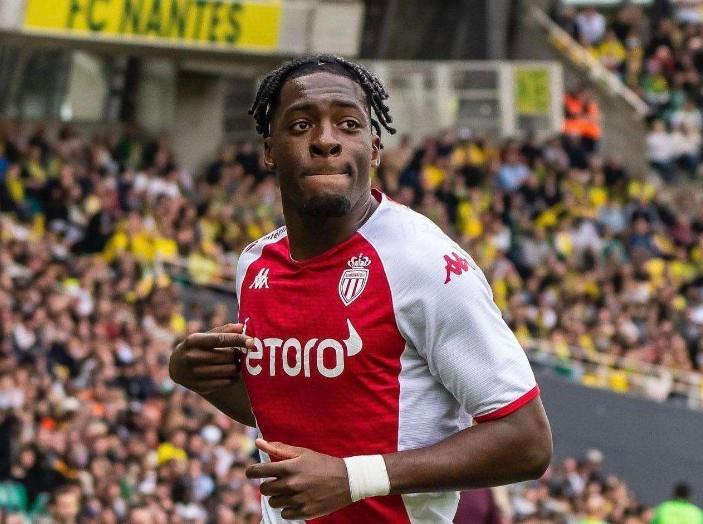 罗马诺：以防金玟哉最终加盟拜仁，迪萨西一直是曼联的备选