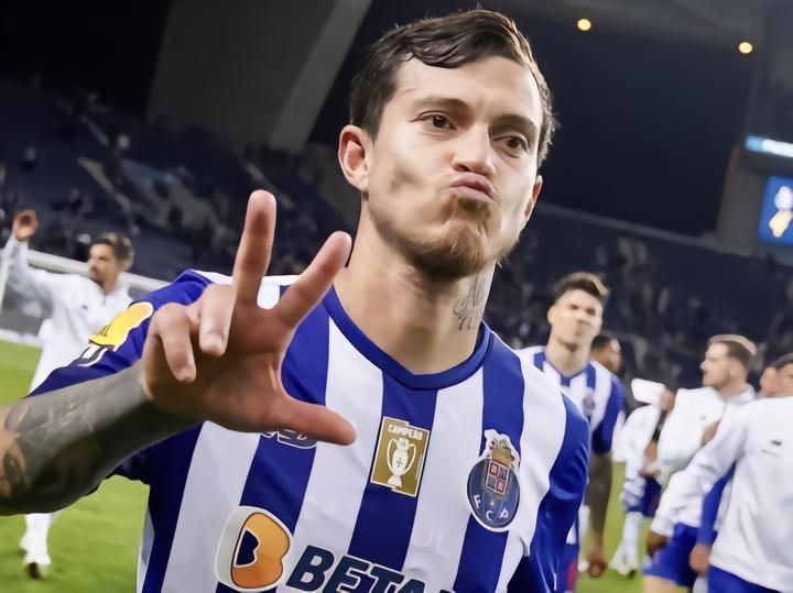 意媒：波尔图中场奥塔维奥的经纪人与国米和那不勒斯会面