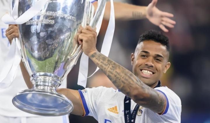 信使报：与皇马合同到期的马里亚诺被推荐给罗马