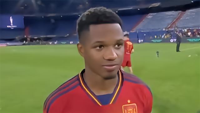 法蒂：我和巴萨有合同，我的目标是继续提高