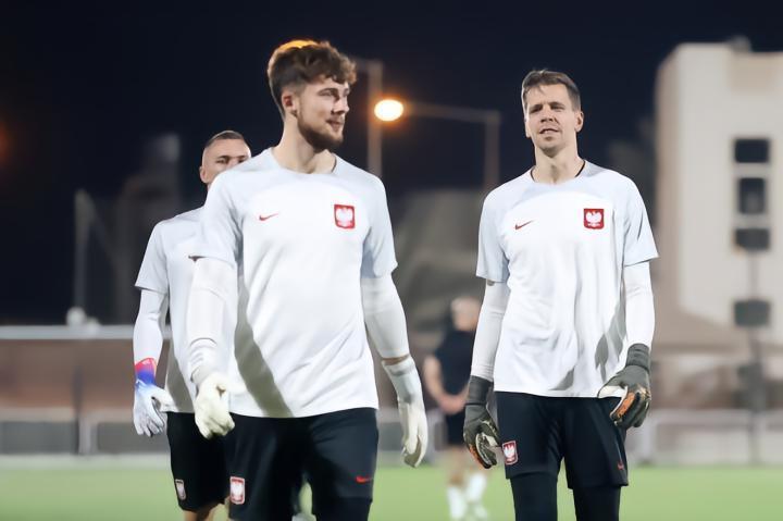 波兰青年国门：跟什琴斯尼学到最多；对罗马的传闻非常惊讶