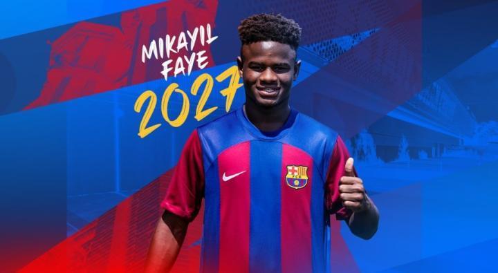 官方：巴塞罗那竞技签下18岁塞内加尔中卫法耶，签约至2027年