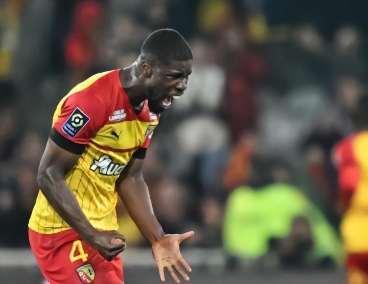 迪马济奥：金玟哉接近拜仁，那不勒斯看上朗斯中卫丹索