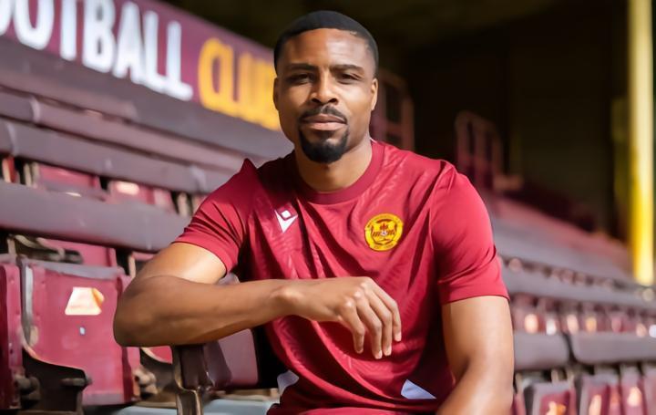 官方：乔纳森-奥比卡正式加盟马瑟韦尔