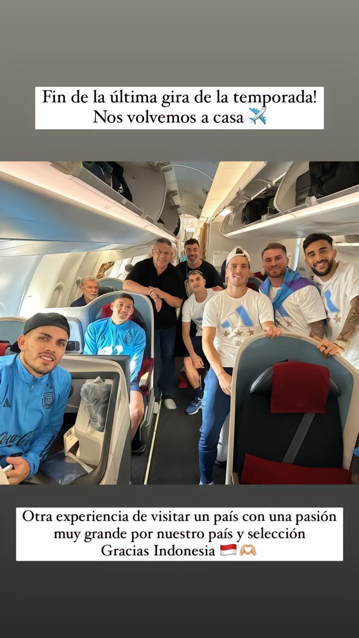 结束亚洲行，麦卡利斯特晒机上合照，足协主席、拉维奇出镜