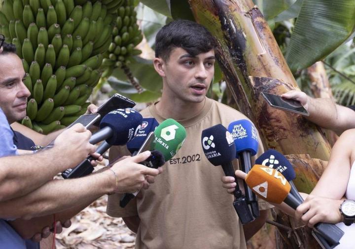 佩德里快问快答：历史最佳球员是梅西；最不喜欢健身房