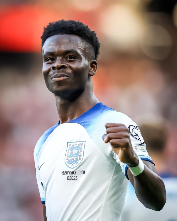 布卡约·萨卡首次上演帽子戏法：“赛季结束得再好不过了”