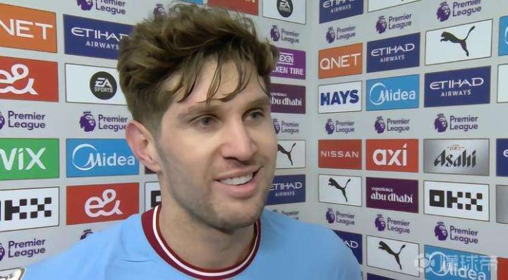 在接受Channel 4采访时，曼城球员斯通斯表