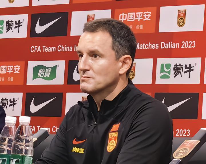 扬科维奇：备战尽可能选择不同类型对手；武磊让队友变得更好