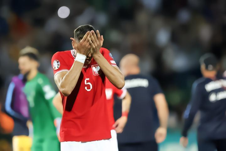 贝德纳雷克：这场比赛是灾难；本想着过完下半场就去度假了