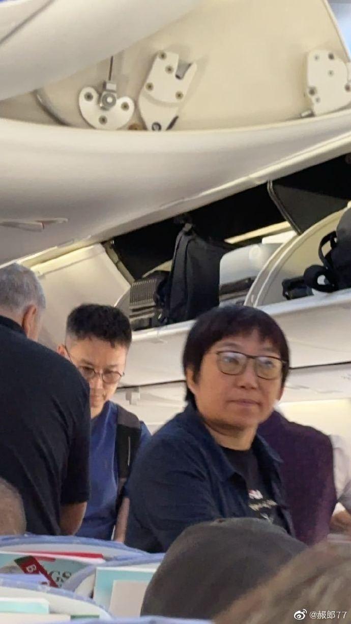 记者：国足教练组也回京，新的工作开始了