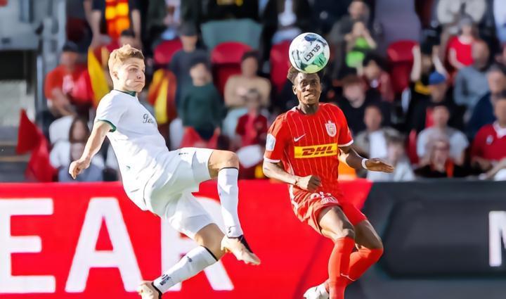 阿贾克斯寻求桑切斯的替代者：关于丹麦右后卫加埃的一切