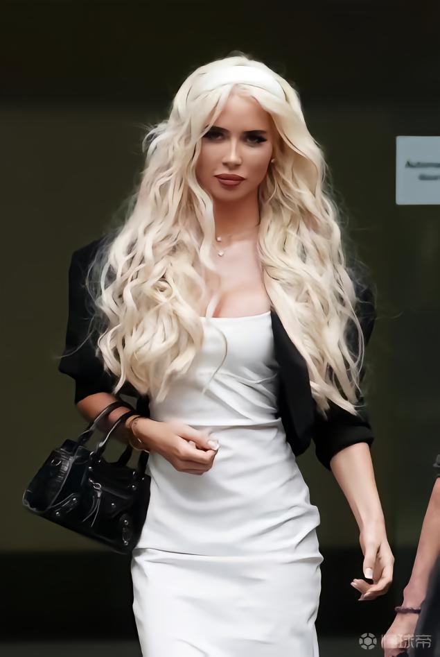 TA：在一夜情后，女模特错误地认为她可以和芒特恋爱