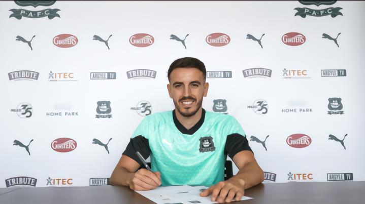 官方 : 普利茅斯免签特温特后卫普莱格苏埃洛