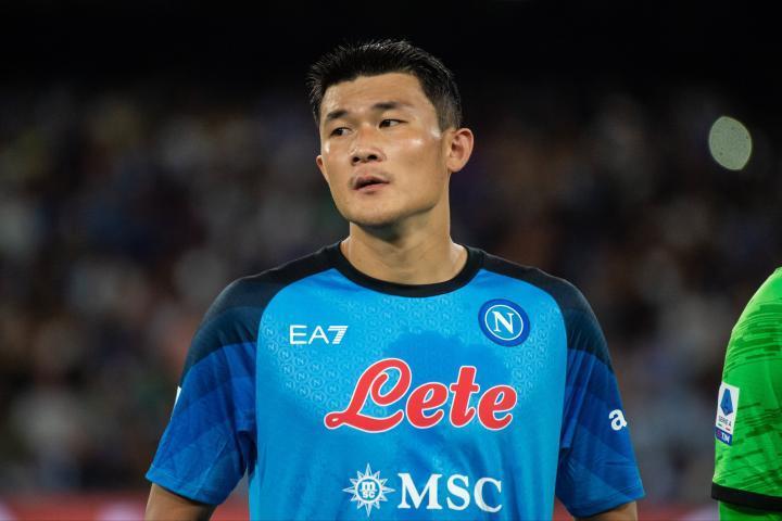 德天空：拜仁希望尽快签下金玟哉，税前年薪1000万-1200万欧