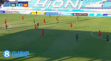 半场-中国队最后时刻丢球蒯纪闻中柱 U17中国队暂0-1沙特U17